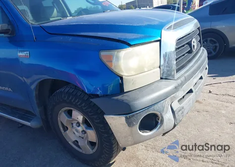 2008 Toyota Tundra Sr5 5.7L V8 z USA, uszkodzony, nr VIN 5TFRV54168X049439